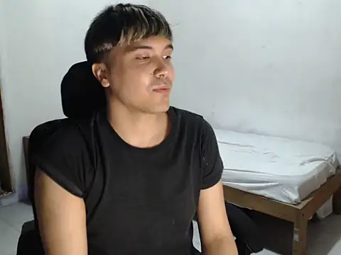 Snapshot of CuteAlexBoy chatting on 12-20-25, 02:31 CuteAlexBoy online show from 12-20-25, 02:31