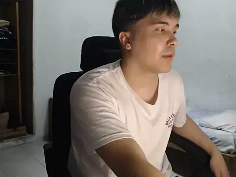 Snapshot of CuteAlexBoy chatting on 02-12-26, 05:34 CuteAlexBoy online show from 02-12-26, 05:34