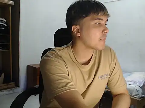 Snapshot of CuteAlexBoy chatting on 02-11-26, 08:20 CuteAlexBoy online show from 02-11-26, 08:20