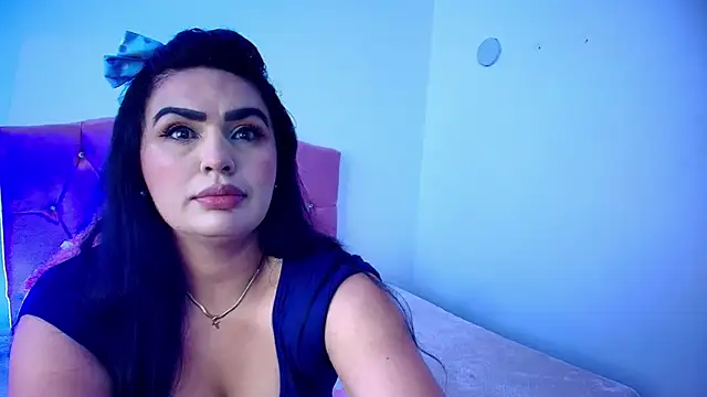 Snapshot of Zaraa_Rush chatting on 10-21-25, 11:42 Zaraa Rush online show from 10-21-25, 11:42