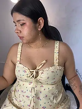 Snapshot of _Bella_7 chatting on 05-30-26, 02:40 Bella 7 online show from 05-30-26, 02:40