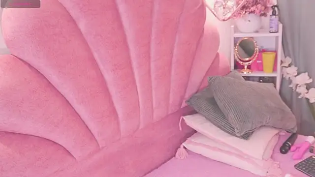 ElodieRousse  online show from 12-13-25, 08:04