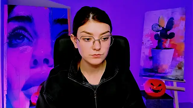 AnaSteisher online show from 10-28-25, 01:21