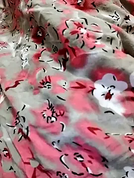 Snapshot of Ratri-Biswas chatting on 11-06-25, 04:44 Ratri-Biswas online show from 11-06-25, 04:44