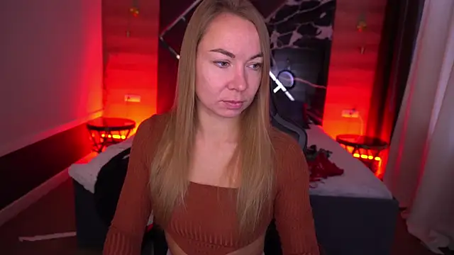 VixenMuse online show from 10-27-25, 06:47