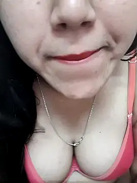 Snapshot of hornybitch690 chatting on 04-04-26, 05:41 hornybitch690 online show from 04-04-26, 05:41