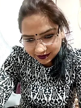 Vanshika1432 online show from 12-01-25, 11:55