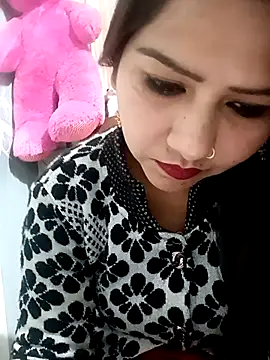 Vanshika1432 online show from 01-11-26, 06:09