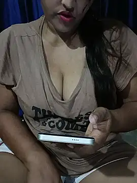Snapshot of Fucking_Moni chatting on 07-24-26, 04:14 Fucking Moni online show from 07-24-26, 04:14