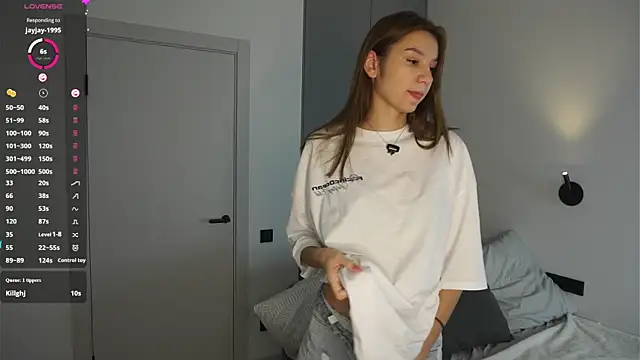 BrynnHolverson online show from 11-30-25, 07:14