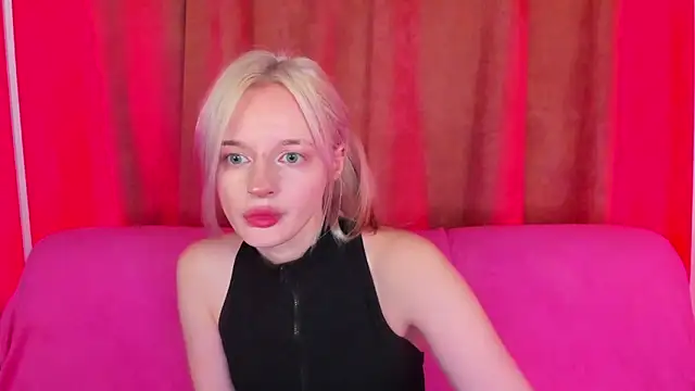 Snapshot of AlessaKiss chatting on 05-09-26, 01:53 AlessaKiss online show from 05-09-26, 01:53