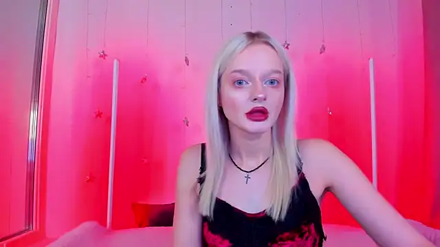 Snapshot of AlessaKiss chatting on 07-18-26, 01:36 AlessaKiss online show from 07-18-26, 01:36