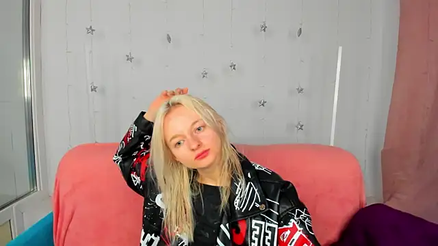 Snapshot of AlessaKiss chatting on 05-29-26, 01:44 AlessaKiss online show from 05-29-26, 01:44