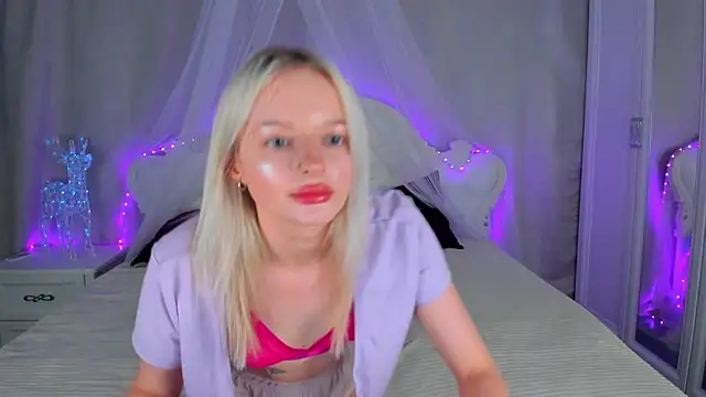 Snapshot of AlessaKiss chatting on 07-19-26, 09:06 AlessaKiss online show from 07-19-26, 09:06