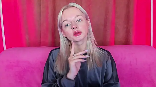 Snapshot of AlessaKiss chatting on 05-07-26, 01:43 AlessaKiss online show from 05-07-26, 01:43