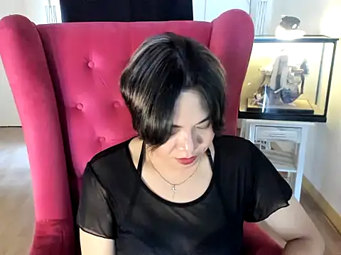 Snapshot of GoldenTs69 chatting on 10-20-25, 05:20 GoldenTs69 online show from 10-20-25, 05:20