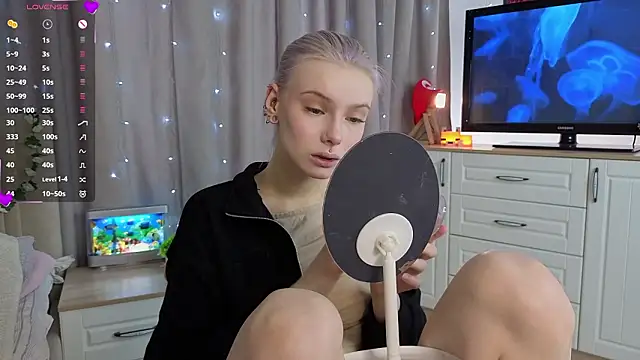 Snapshot of Sunshine_agata chatting on 02-02-26, 04:44 Sunshine agata online show from 02-02-26, 04:44