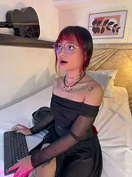 Emma duff online show from 03-14-26, 07:42