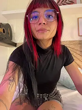 Emma duff online show from 04-28-26, 07:29