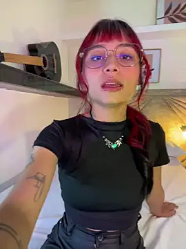 Emma duff online show from 04-15-26, 07:58