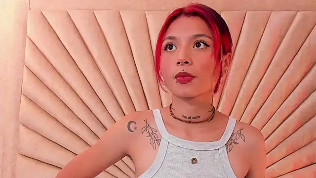 Snapshot of Emma_duff chatting on 10-27-25, 12:06 Emma duff online show from 10-27-25, 12:06