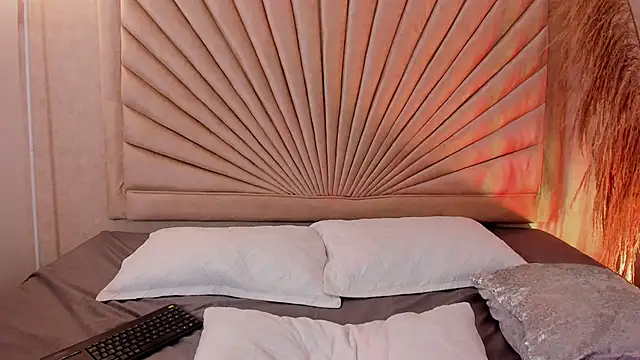 Snapshot of Emma_duff chatting on 11-22-25, 12:15 Emma duff online show from 11-22-25, 12:15