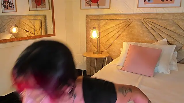 Emma duff online show from 03-04-26, 07:32