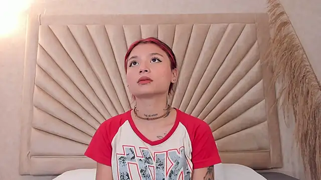 Snapshot of Emma_duff chatting on 11-04-25, 11:58 Emma duff online show from 11-04-25, 11:58