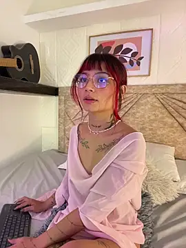 Emma duff online show from 04-24-26, 12:18