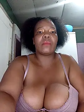 boobsqueenxo online show from 11-07-25, 02:21