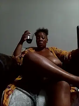 boobsqueenxo online show from 02-17-26, 09:12