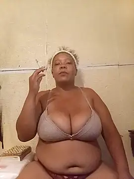 boobsqueenxo online show from 03-10-26, 09:46