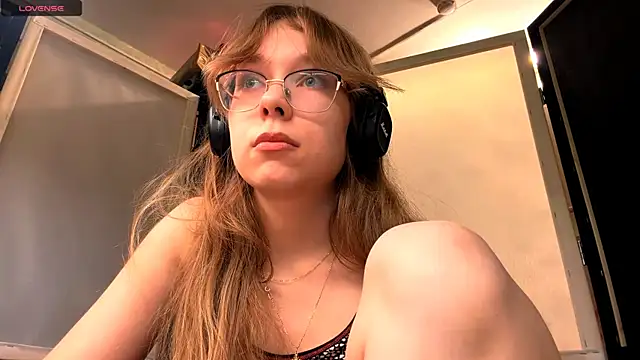 JuneCooper online show from 11-19-25, 03:12