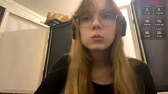JuneCooper online show from 10-30-25, 02:58