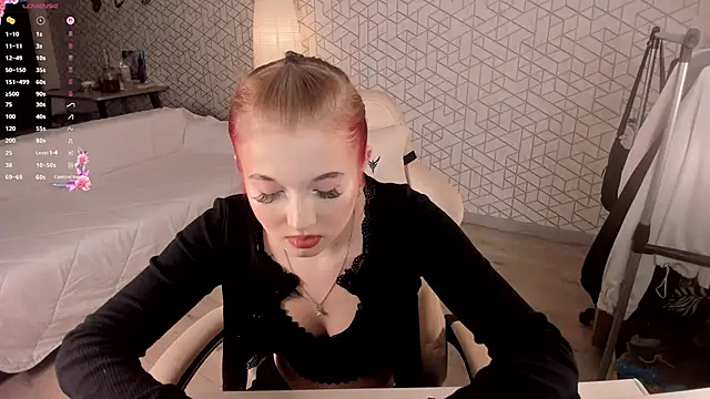 NayaValen online show from 12-16-25, 03:44