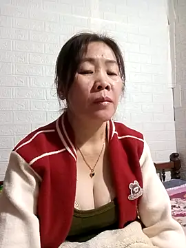 tabby-cat11 online show from 12-05-25, 01:49