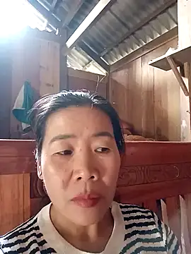 Snapshot of tabby-cat11 chatting on 10-22-25, 03:28 tabby-cat11 online show from 10-22-25, 03:28