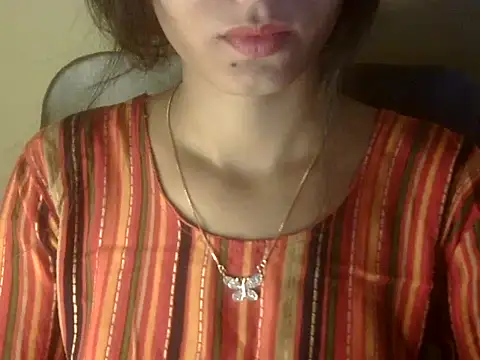 Snapshot of Shezi_N chatting on 04-27-26, 03:43 Shezi N online show from 04-27-26, 03:43