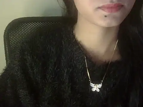 Snapshot of Shezi_N chatting on 07-18-26, 10:57 Shezi N online show from 07-18-26, 10:57
