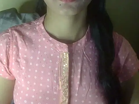 Snapshot of Shezi_N chatting on 04-23-26, 12:29 Shezi N online show from 04-23-26, 12:29