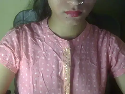 Snapshot of Shezi_N chatting on 05-13-26, 01:51 Shezi N online show from 05-13-26, 01:51