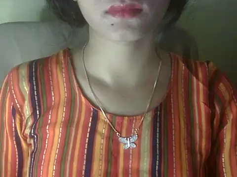 Snapshot of Shezi_N chatting on 05-21-26, 11:07 Shezi N online show from 05-21-26, 11:07