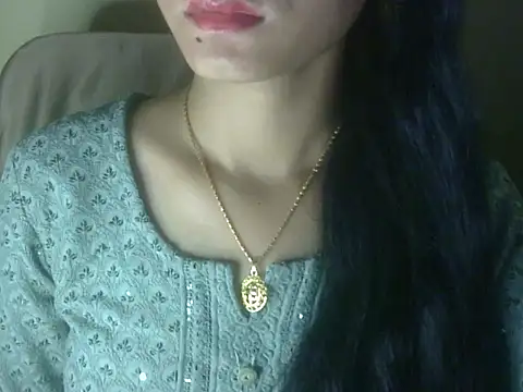 Snapshot of Shezi_N chatting on 06-18-26, 02:22 Shezi N online show from 06-18-26, 02:22
