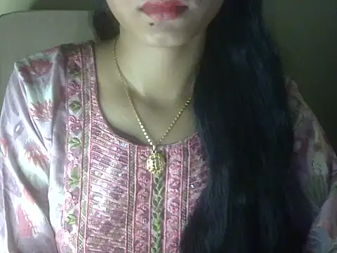 Snapshot of Shezi_N chatting on 06-19-26, 02:34 Shezi N online show from 06-19-26, 02:34