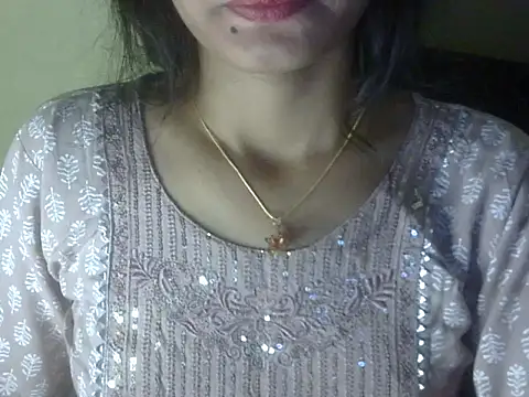 Snapshot of Shezi_N chatting on 05-20-26, 04:26 Shezi N online show from 05-20-26, 04:26