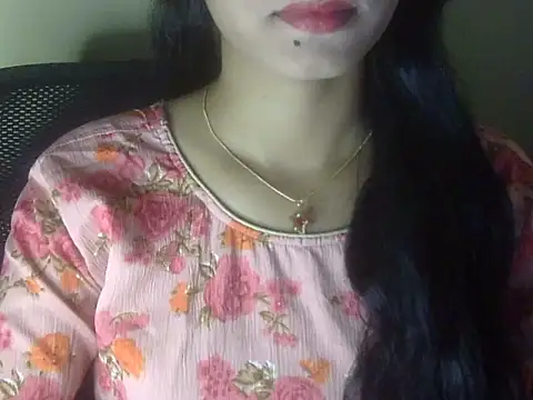Snapshot of Shezi_N chatting on 07-19-26, 01:52 Shezi N online show from 07-19-26, 01:52