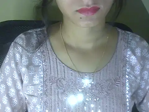 Snapshot of Shezi_N chatting on 05-28-26, 02:01 Shezi N online show from 05-28-26, 02:01
