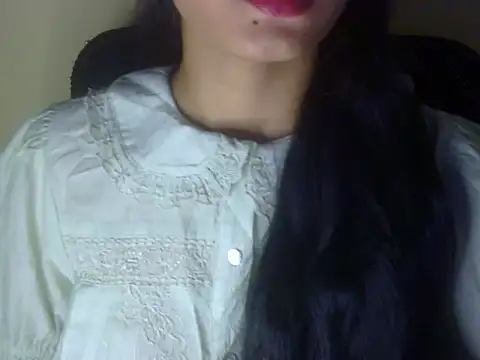 Snapshot of Shezi_N chatting on 07-13-26, 01:43 Shezi N online show from 07-13-26, 01:43