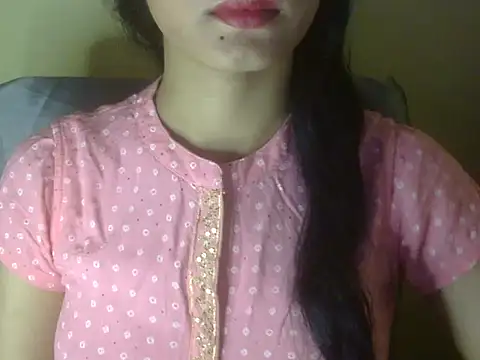 Snapshot of Shezi_N chatting on 04-26-26, 10:12 Shezi N online show from 04-26-26, 10:12
