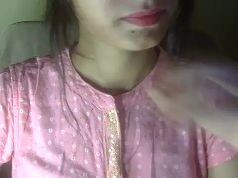 Snapshot of Shezi_N chatting on 05-31-26, 06:31 Shezi N online show from 05-31-26, 06:31